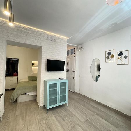 Iyourbasics Lovely Studio Hinestrosa 23 Free Wifi&Ac Málaga Exteriör bild
