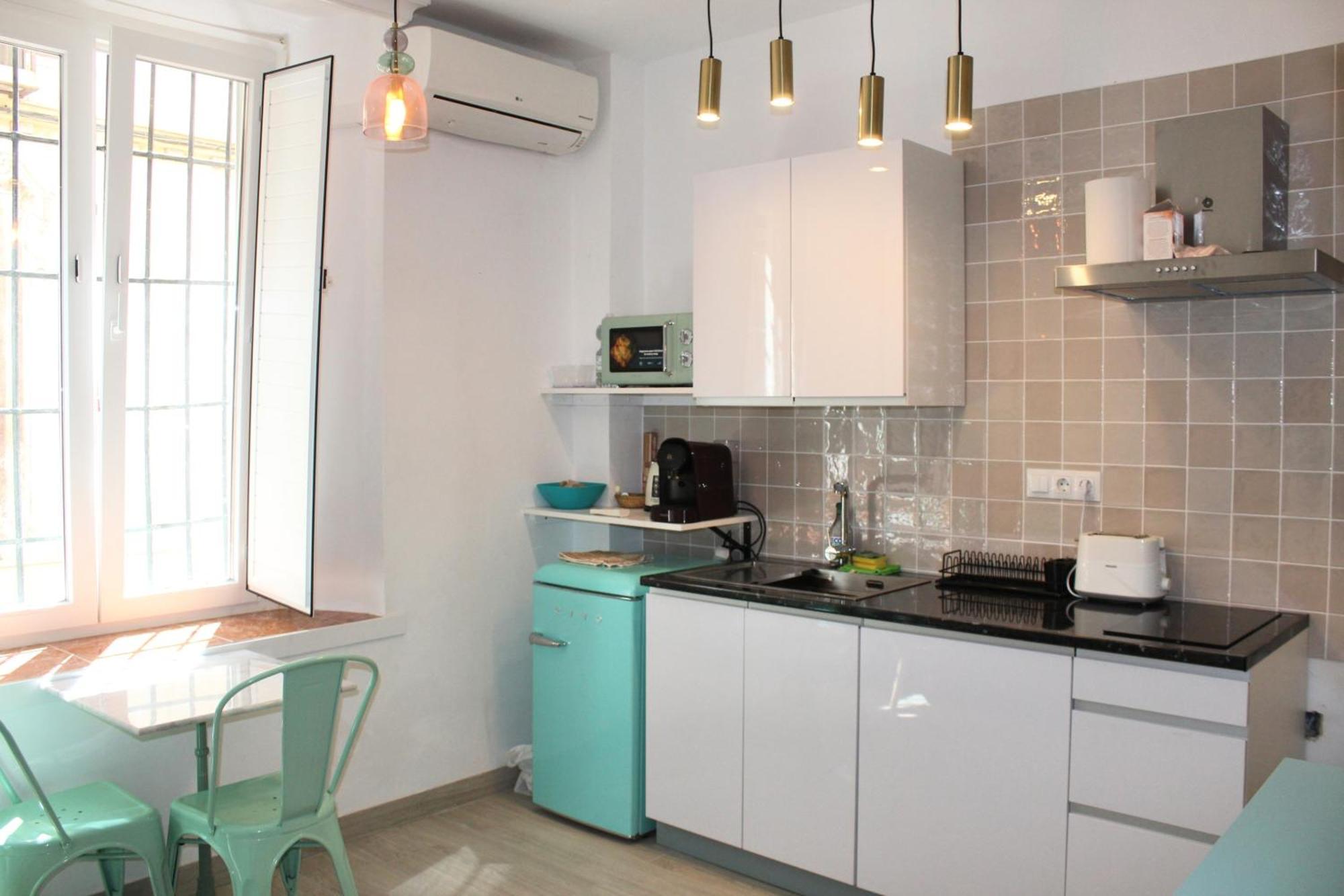 Iyourbasics Lovely Studio Hinestrosa 23 Free Wifi&Ac Málaga Exteriör bild